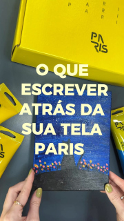 Toda obra carrega uma parte da história, e até o verso da tela merece fazer parte dela. 🎨💛

E você, o que gosta de escrever ou deixar registrado no verso das suas pinturas? Conta pra gente! 👇