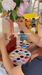 Tem dias que pedem uma pausa. 

E, quase sempre, ela vem acompanhada de uma tela em branco e muitas cores. 💫

E por aí, o frio também desperta a sua criatividade?